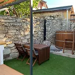 Loft Piheno Es Wellness Haz 度假居 *