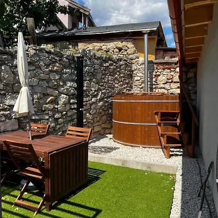 펜션 Loft Piheno Es Wellness Haz 블로톤퓌레드