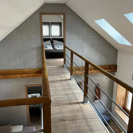 Loft Piheno Es Wellness Haz 블로톤퓌레드