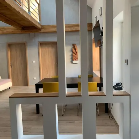 Hébergement de vacances Loft Pihenő és Wellness Ház
