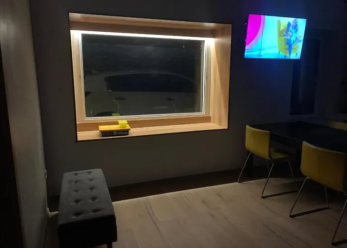 Loft Piheno Es Wellness Haz 블로톤퓌레드